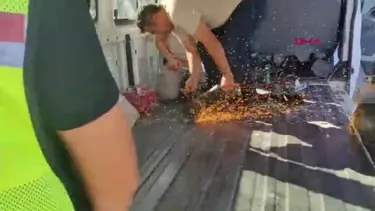 Piyasa değeri 2,5 milyon lira: Binlerce paket gizli bölmede bulundu