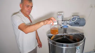 Markete girmeden sofralara geliyor: 3 bin kişi geçimini sağlıyor