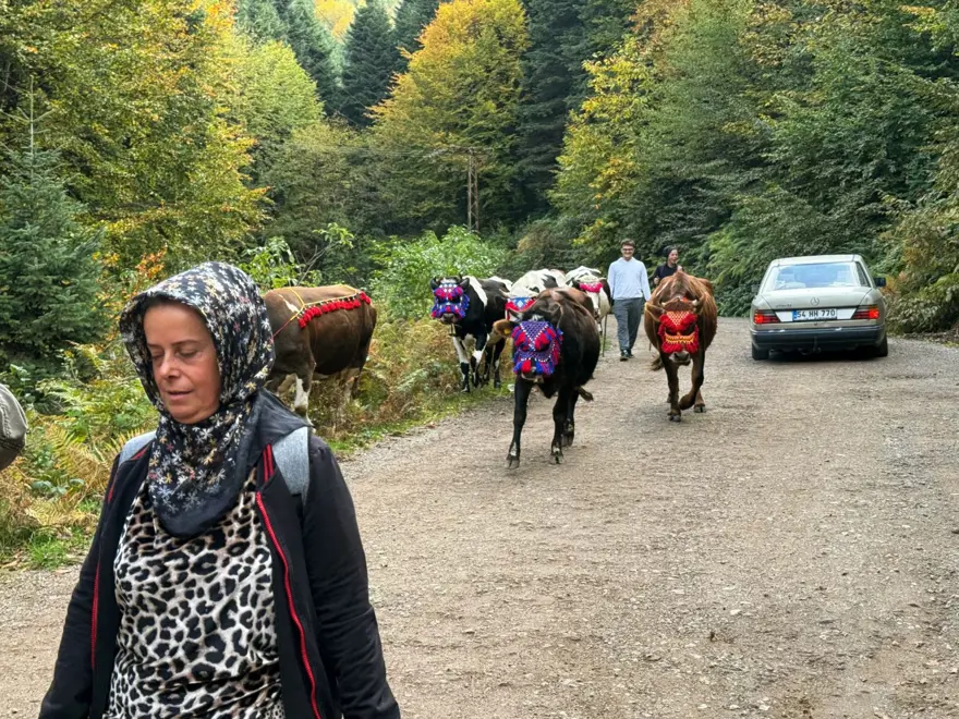 Asırlık gelenek sürdürülüyor: Renkli dönüş şöleni Asırlık gelenek sürdürülüyor: Renkli dönüş şöleni