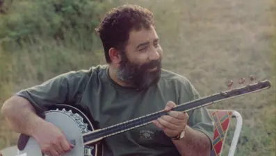 Ahmet Kaya'nın hayatını anlatan İki Gözüm'ün çekimleri başladı (Oyuncu kadrosu ve vizyon tarihi)