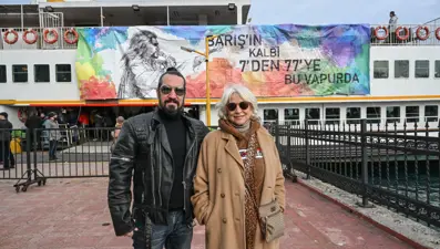 "7'den 77'ye Barış Severler" Barış Manço Vapuru'nda bir araya geldi