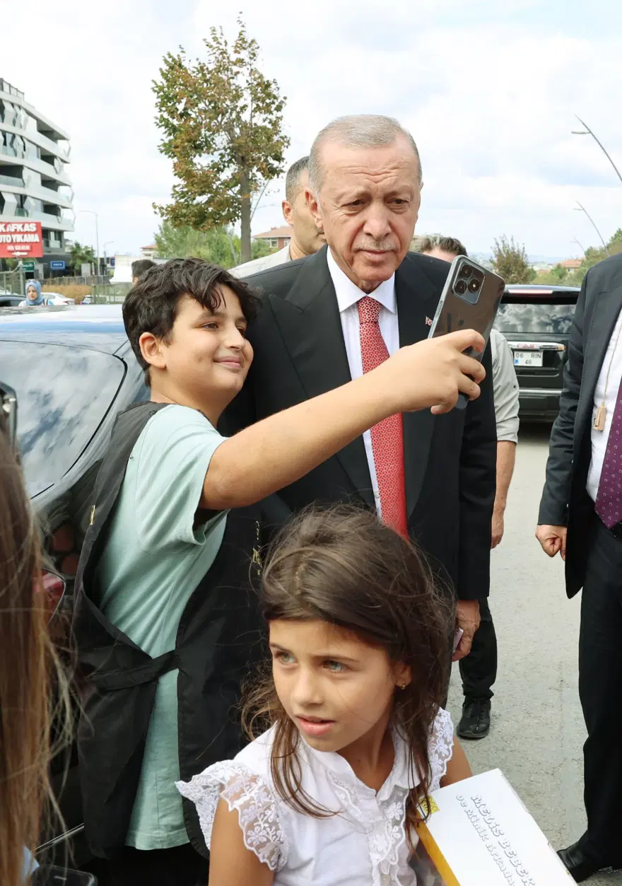 Cumhurbaşkanı Erdoğan, vatandaşlarla sohbet etti 2 Cumhurbaşkanı Erdoğan, vatandaşlarla sohbet etti 2