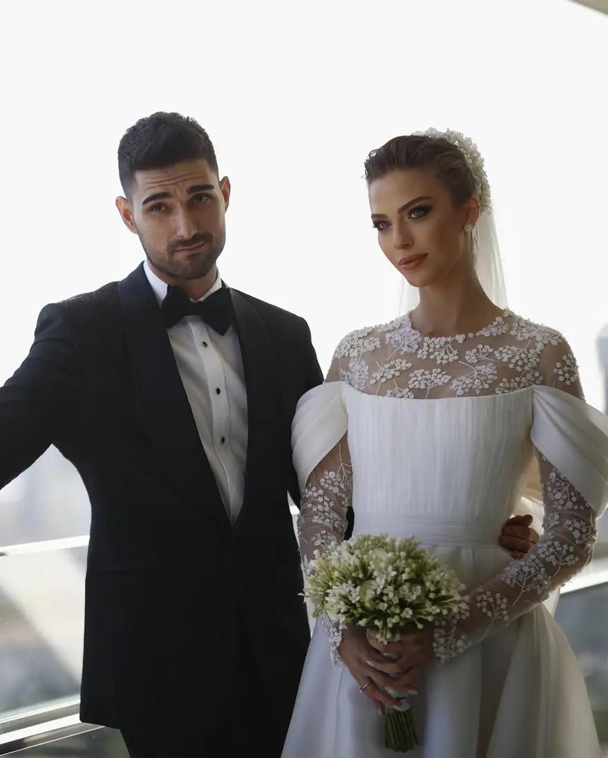 Yasemin Şefkatli'den İdo Tatlıses ile romantik poz: Evlilik yıl dönümünde aşka geldi 5 Yasemin Şefkatli'den İdo Tatlıses ile romantik poz: Evlilik yıl dönümünde aşka geldi 5