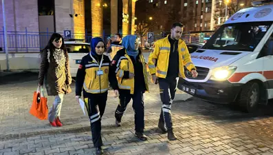 Sağlık çalışanlarına saldıran baba ve oğlu serbest