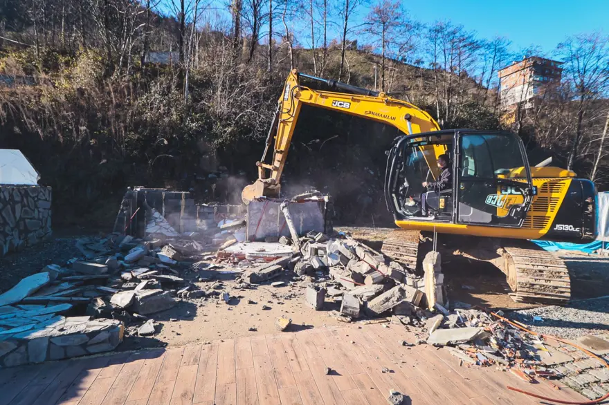 Rize'deki Fırtına Vadisi'nde 28 yapı sahipleri tarafından yıkıldı 2