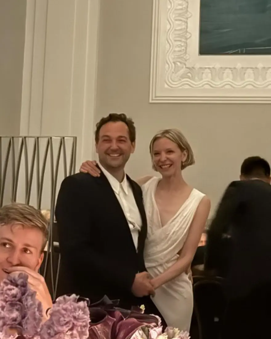 Succession dizisinin yıldızı evlendi | NTV Haber