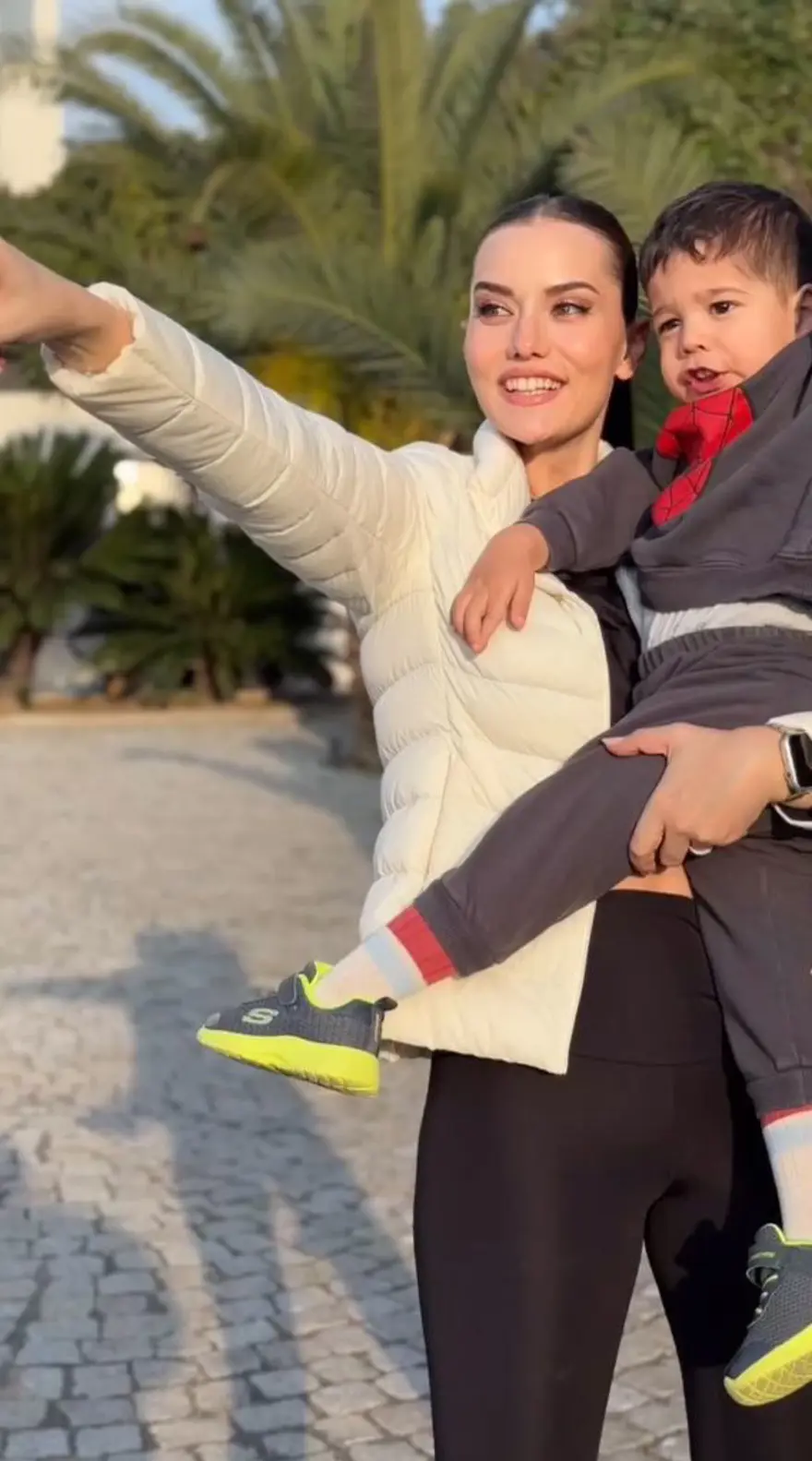 İKİ ÇOCUK ANNESİ 1