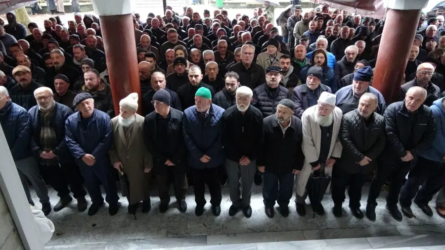 Mustafa öğretmene,Öğretmenler Günü’nde gözyaşlarıyla veda 2