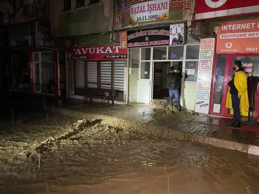 Batı Karadeniz'i yine sel vurdu 25