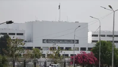 Pakistan'da yeni başbakan yarın seçilecek