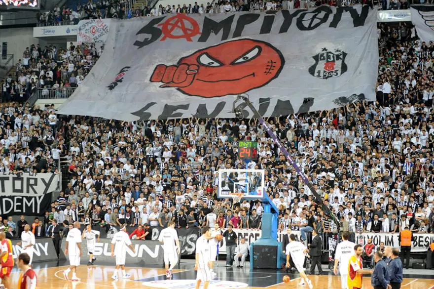 Beşiktaş Milangaz öne geçti 1