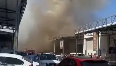 Yedek parça dükkanında yangın