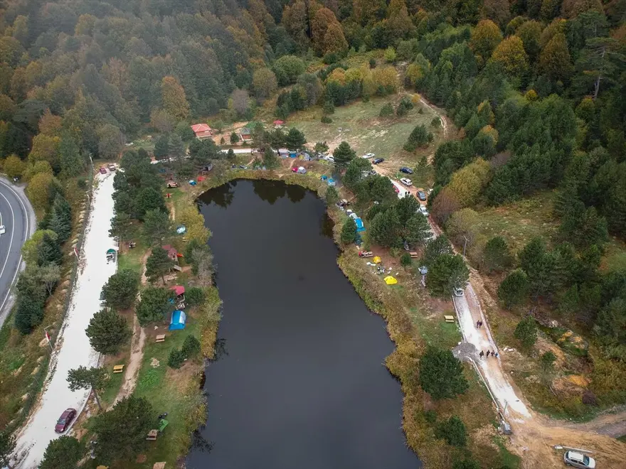 Doğa ve fotoğraf tutkunları, sonbahar renklerine bürünen Domaniç'te buluştu 15