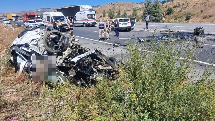 Erzincan'da katliam gibi kaza: 3 ölü, 4 yaralı 