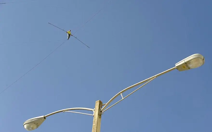 Güvenlik halatı olmadan yürüdü 6 Güvenlik halatı olmadan yürüdü 6