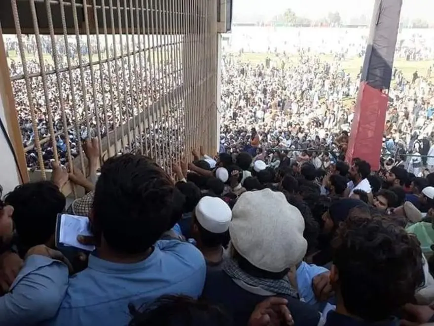Afganistan'da Pakistan Konsolosluğu önünde izdiham: 15 ölü, 12 yaralı 5