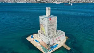 Kültür Bakanı Ersoy'dan Kız Kulesi'nde inceleme