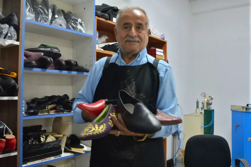 ''TARİHİ DİZİ VE FİLMLERDE KULLANILAN AYAKKABILARI DA ÜRETİYORUZ'' 2 ''TARİHİ DİZİ VE FİLMLERDE KULLANILAN AYAKKABILARI DA ÜRETİYORUZ'' 2