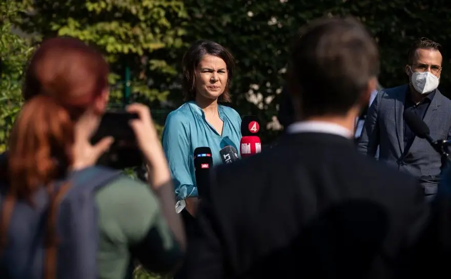 Almanya'da başa baş seçim yarışı 13 Almanya'da başa baş seçim yarışı 13