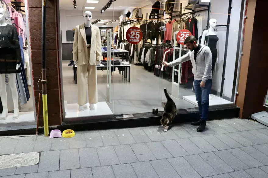 7 yaşındaki "Dombili" diyet yapamıyor: "Biri kıymalı pidenin kıymasını, diğeri köfte veriyor" 6