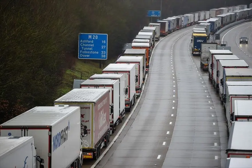 Corona virüsün mutasyonu nedeniyle hangi ülkeler İngiltere’ye seyahat yasağı uyguluyor? 8