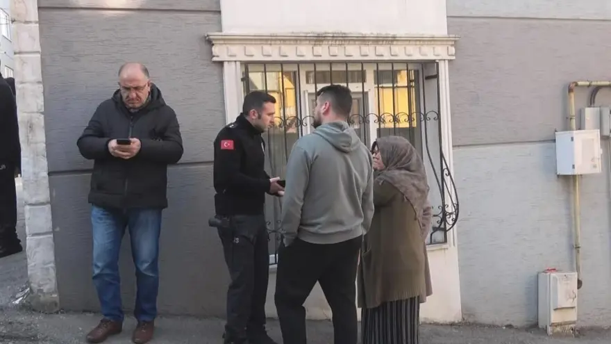 Bursa’da rehine krizi: Para vermeyen ablasına bıçak çekiprehin aldı 7 Bursa’da rehine krizi: Para vermeyen ablasına bıçak çekiprehin aldı 7