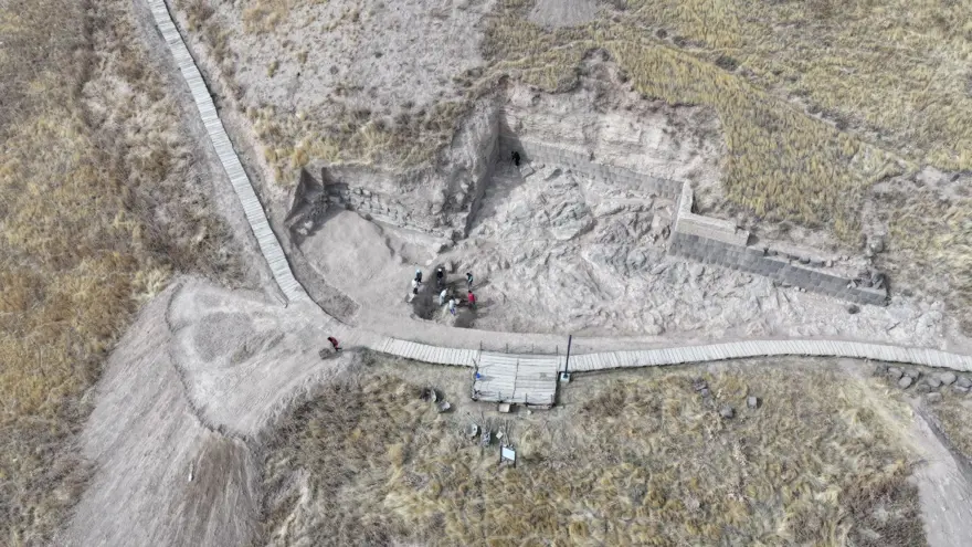 Van Gölü kıyısında ihtişamlı bir kale yükseliyor: Ayanis Kalesi adeta yeniden inşa ediliyor! 3