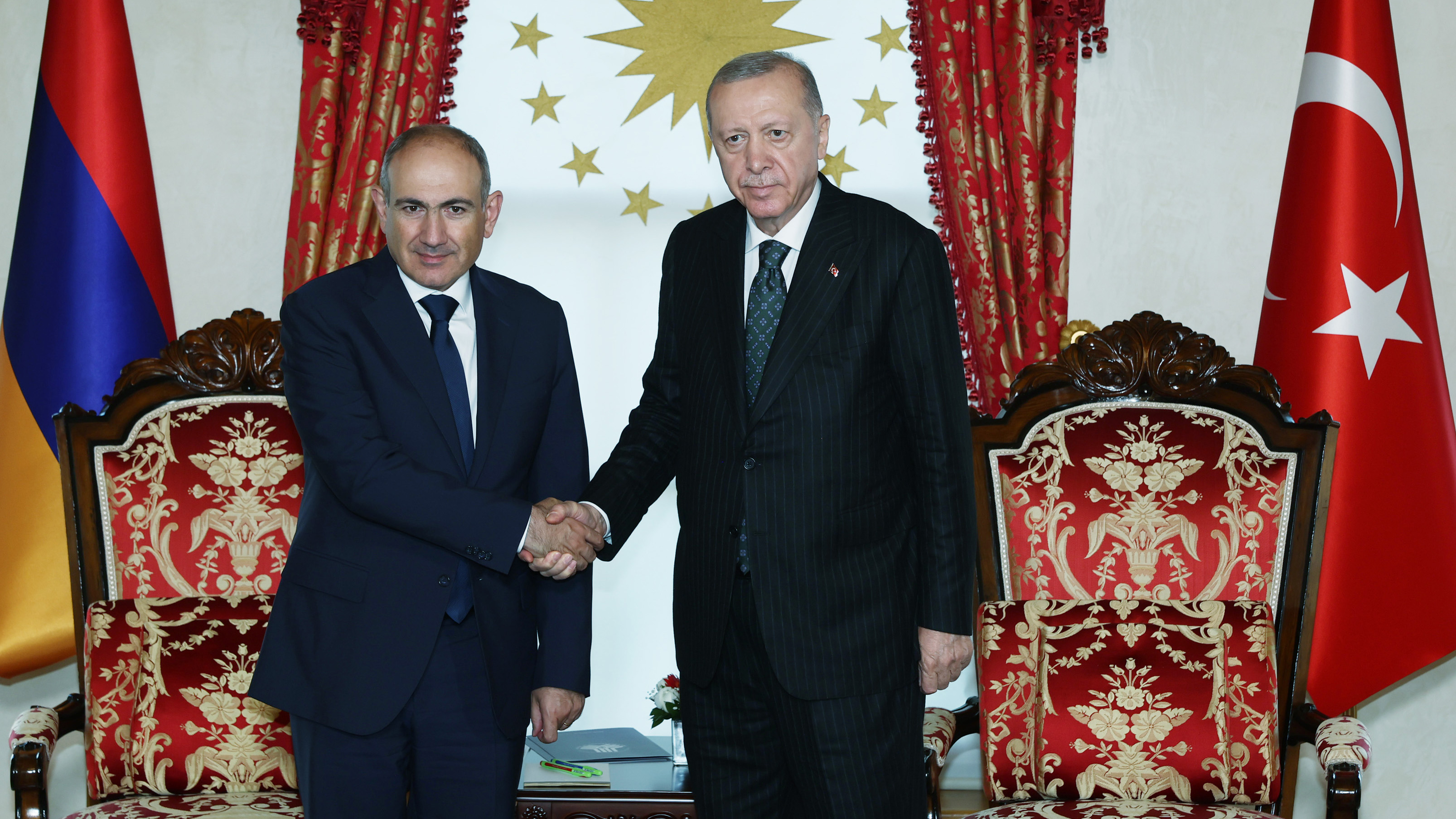 Cumhurbaşkanı Erdoğan, Ermenistan Başbakanı Paşinyan ile görüştü