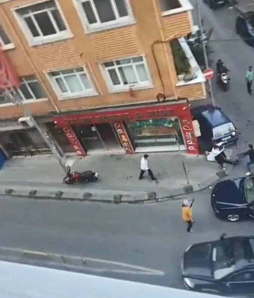 İstanbul'da park yeri kavgası: Pompalı tüfekle dehşet saçtı 2 İstanbul'da park yeri kavgası: Pompalı tüfekle dehşet saçtı 2