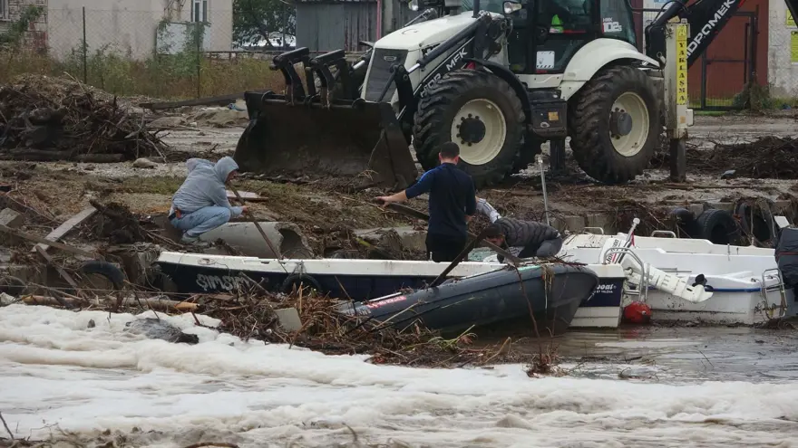 Çanakkale'de sağanak: Cadde ve sokaklar göle döndü 16