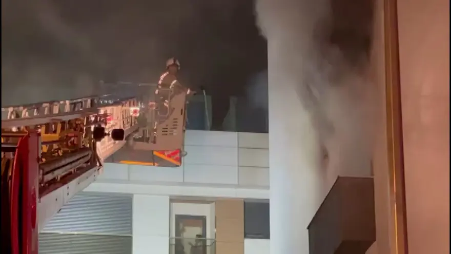 İstanbul'da apart otelde yangın 5 İstanbul'da apart otelde yangın 5