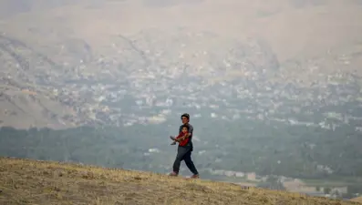 Göçmenleri taşıyan otobüs kaza yaptı, 76 kişi öldü