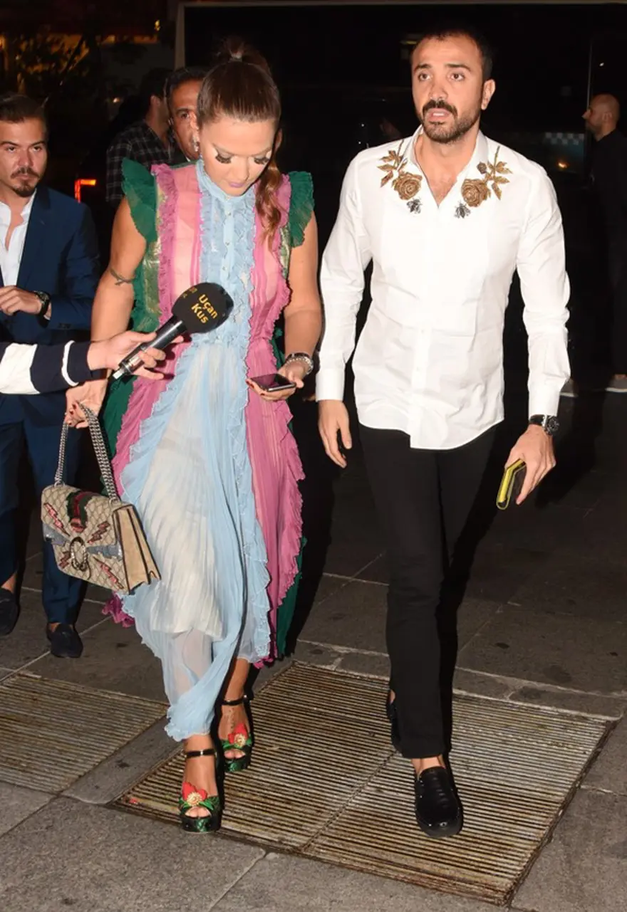 Ebru Gündeş ayrılık sonrası ilk kez sahnede 4