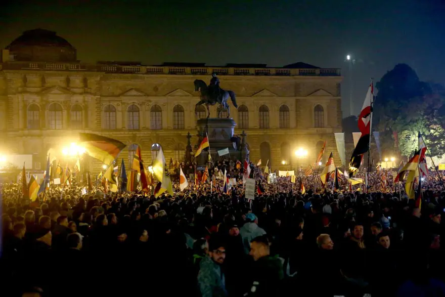 İslam karşıtı PEGIDA'dan 1. yıl gösterisi 