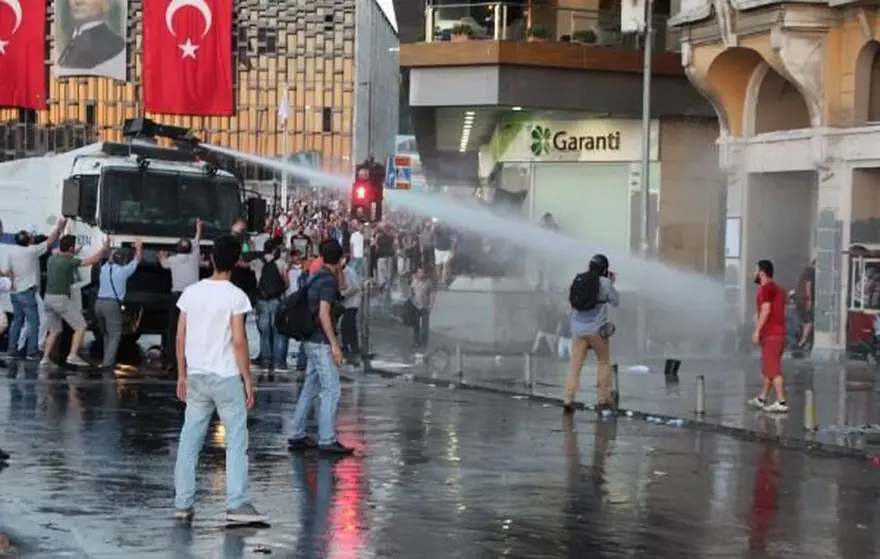 Taksim'de gerginlik 14