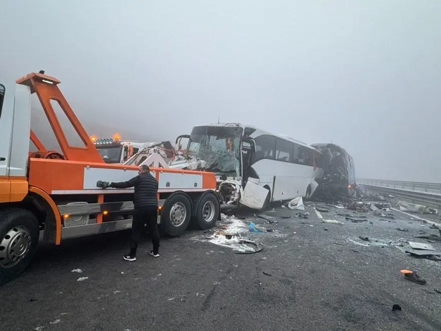 Kuzey Marmara Otoyolu'nda 11 kişinin öldüğü kazada tutuklu sanıklara tahliye 11 Kuzey Marmara Otoyolu'nda 11 kişinin öldüğü kazada tutuklu sanıklara tahliye 11