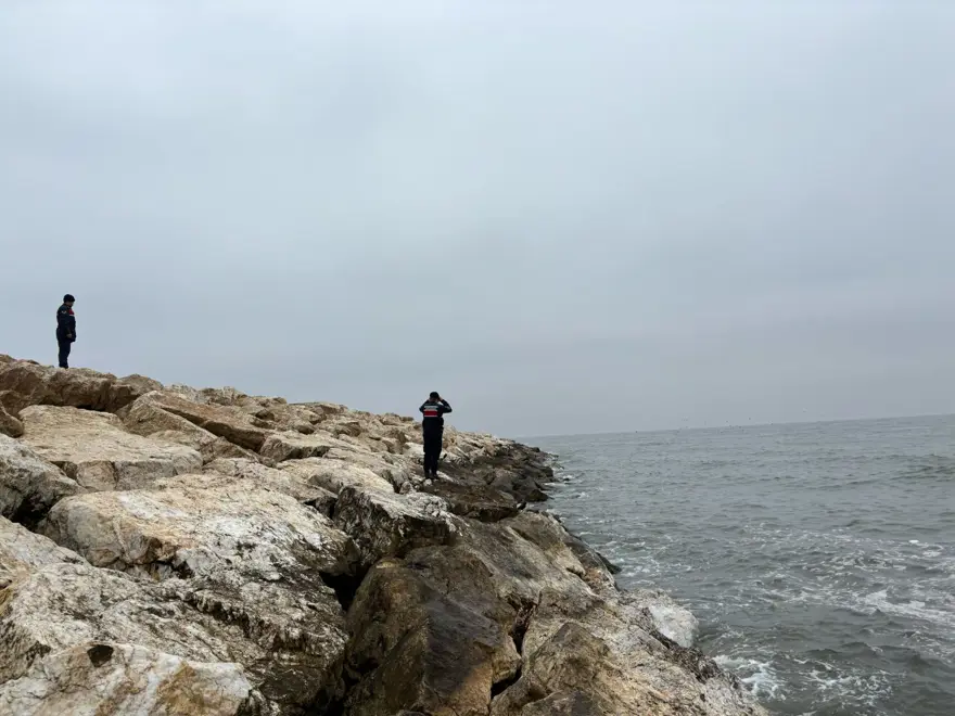 GEMİNİN ENKAZI KIYIDAN 4 MİL AÇIKTA BULUNUYOR 4