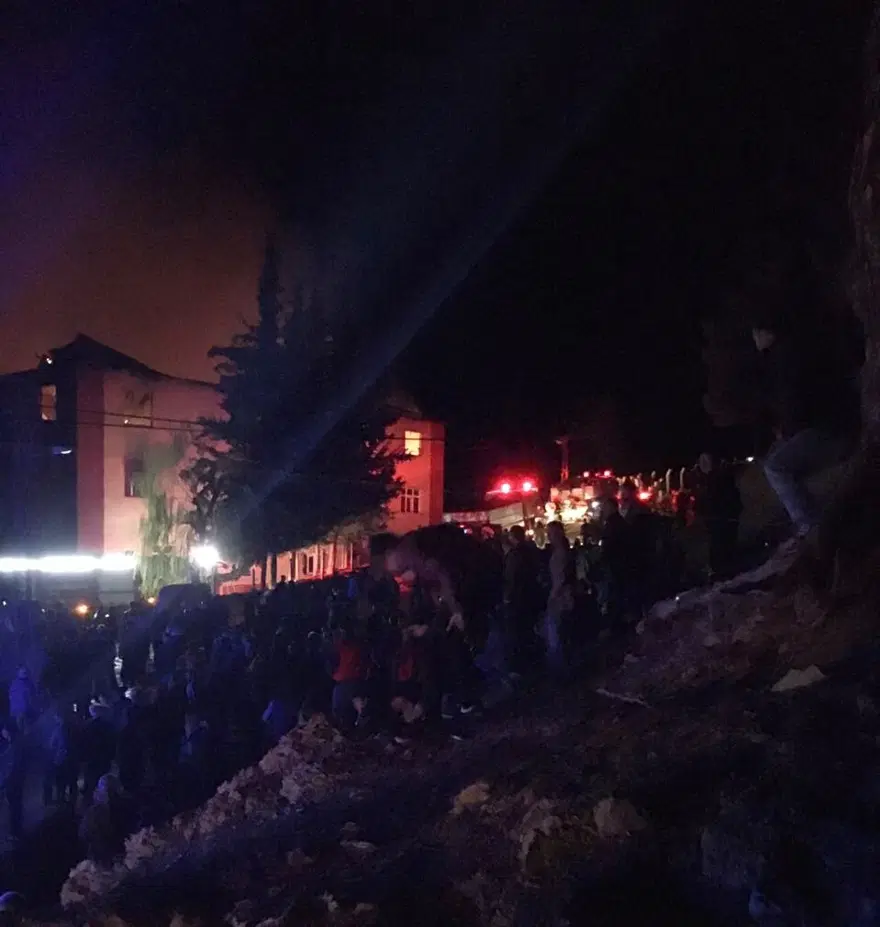 Adana'da yangın: 12 kişi hayatını kaybetti 10