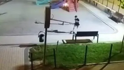 Bursa'da iki çocuk oyun parkını ateşe verdi