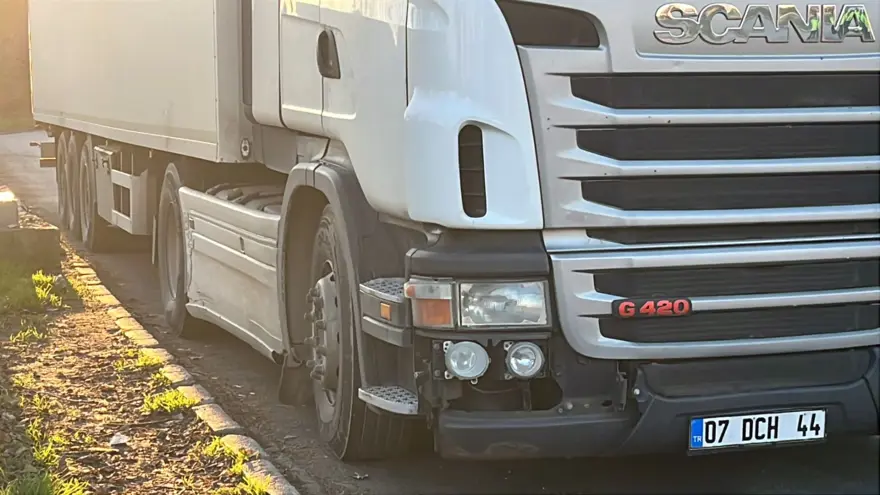 TIR şoförüne gaspçı şoku: Dövülüp boynundan bıçaklandı 