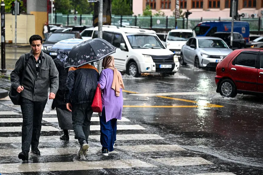 Meteorolojiden 9 il için sarı kodlu uyarı: Kuvvetli sağanağa dikkat! (İstanbul, Ankara, İzmir hava durumu) 3