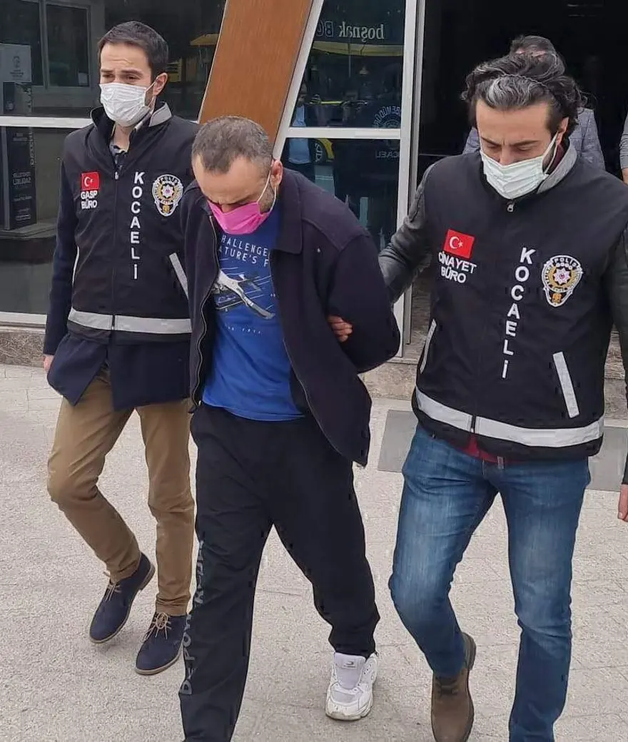 Eşiniöldürüp “cinler yaptı” diyen sanık: “Bana metafizik uzmanı getirin” 