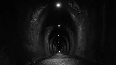 Tren istasyonunda gizemli tüneller: Nereye çıktığı bilinmiyor!