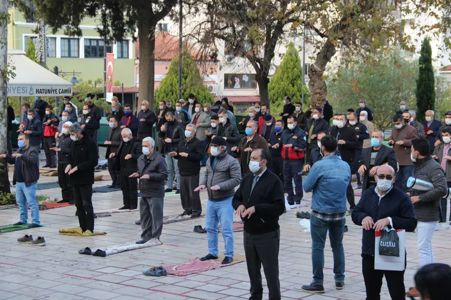 Cuma namazının ardından 'Yağmur duası' yapıldı 26