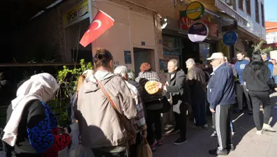 13 yıllık Ramazan geleneği: İhtiyaç sahiplerine dağıtılıyor