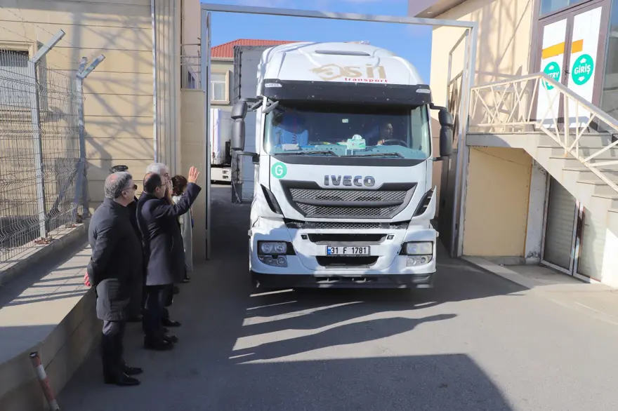 Azerbaycan'dan Türkiye’deki depremzedeler için 18 tonluk yardım 