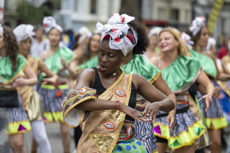 İngiltere'de düzenlenen Notting Hill Karnavalı'ndan renkli görüntüler 18 İngiltere'de düzenlenen Notting Hill Karnavalı'ndan renkli görüntüler 18