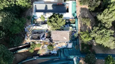 Vaniköy'de izinsiz inşaattaki ruhsatsız ve kaçak yapıların yıkımı tamamlandı