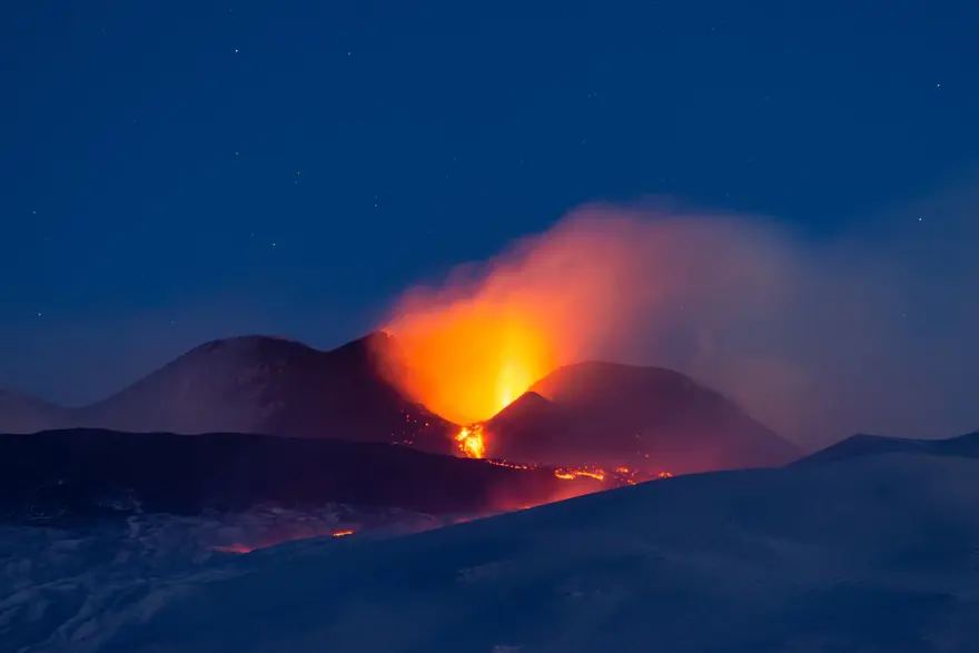 Etna Yanardağı yeniden faaliyete geçti 5