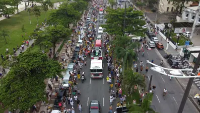 Brezilyalı efsane futbolcu Pele son yolculuğuna uğurlandı